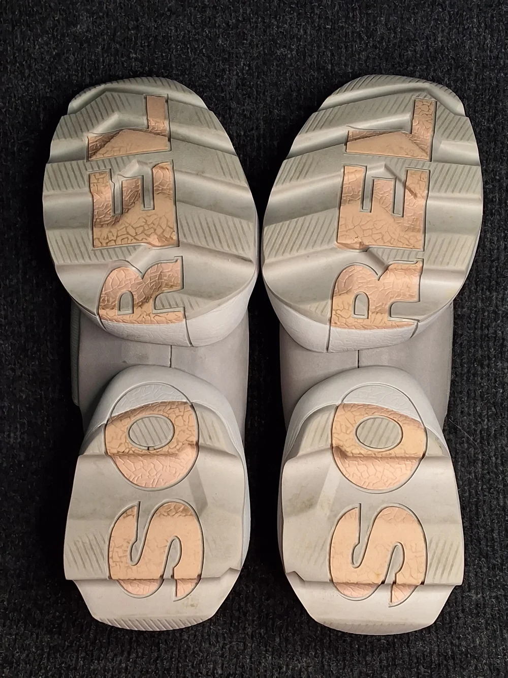 Sorel Slip-On Sneakers in Light Gray